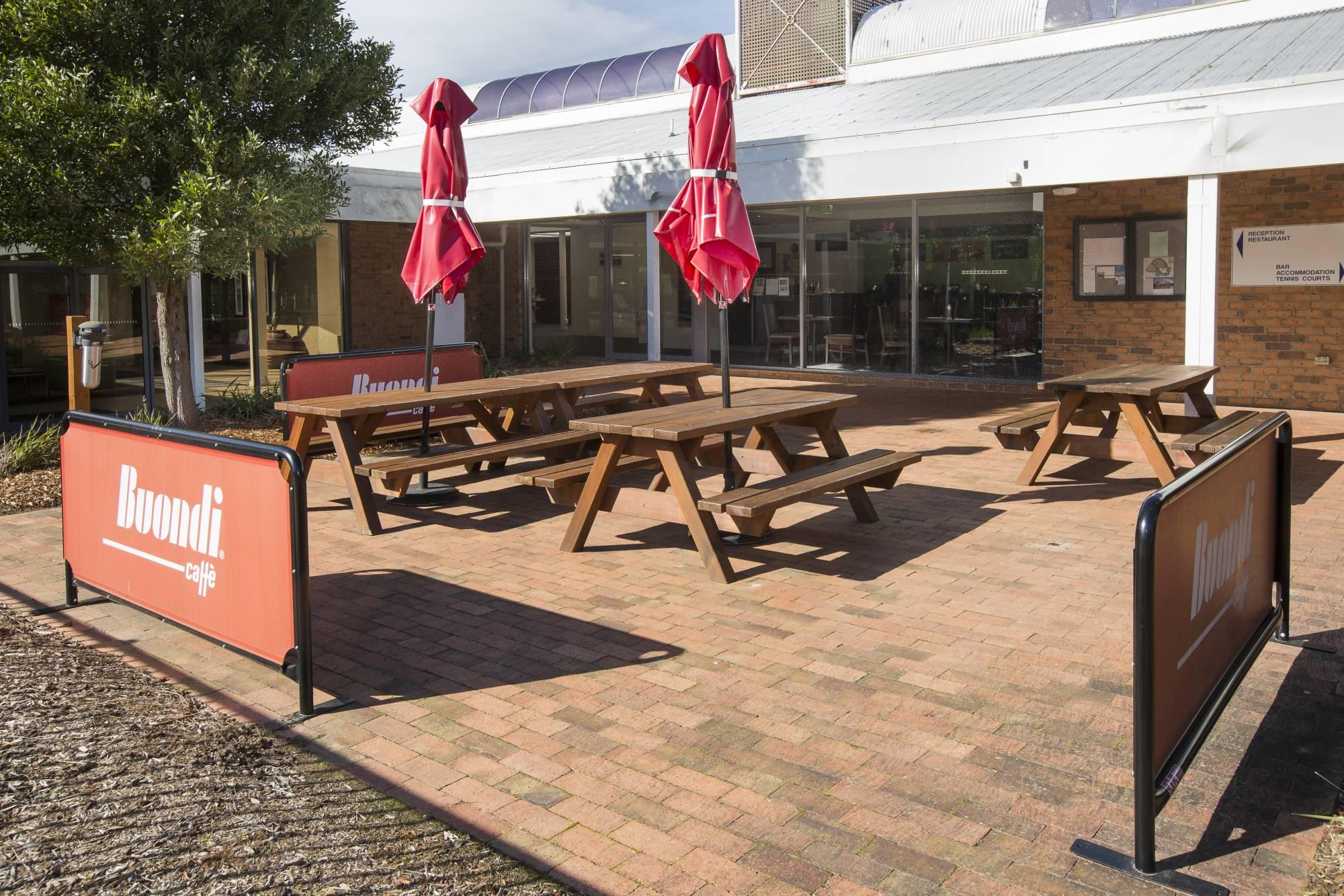 Ibis Styles Canberra Eagle Hawk Exterior photo