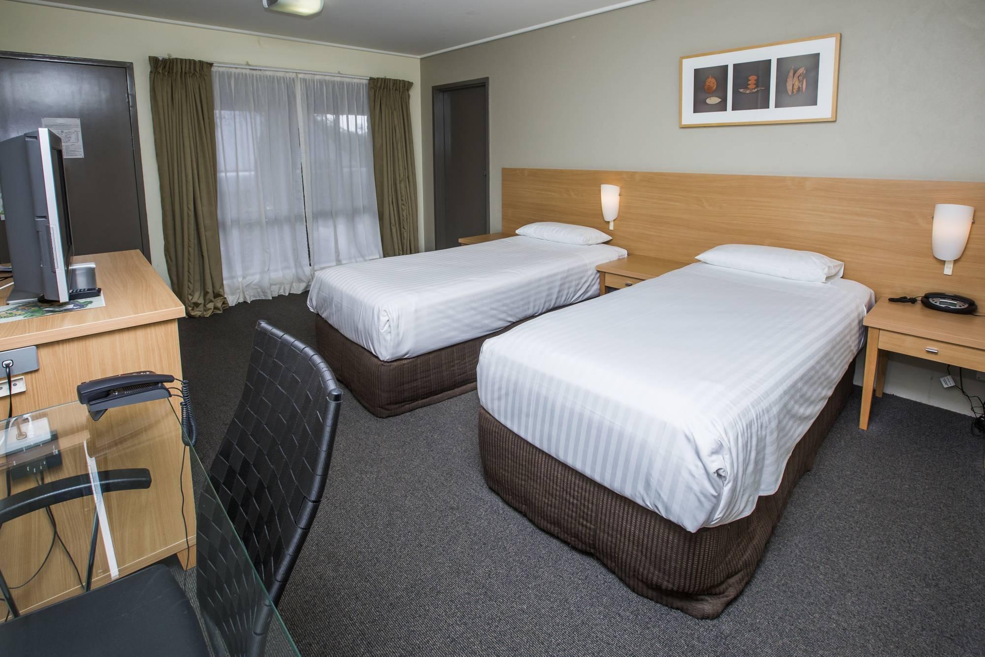 Ibis Styles Canberra Eagle Hawk Exterior photo