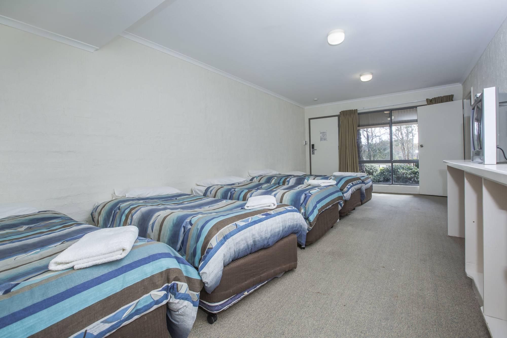 Ibis Styles Canberra Eagle Hawk Exterior photo