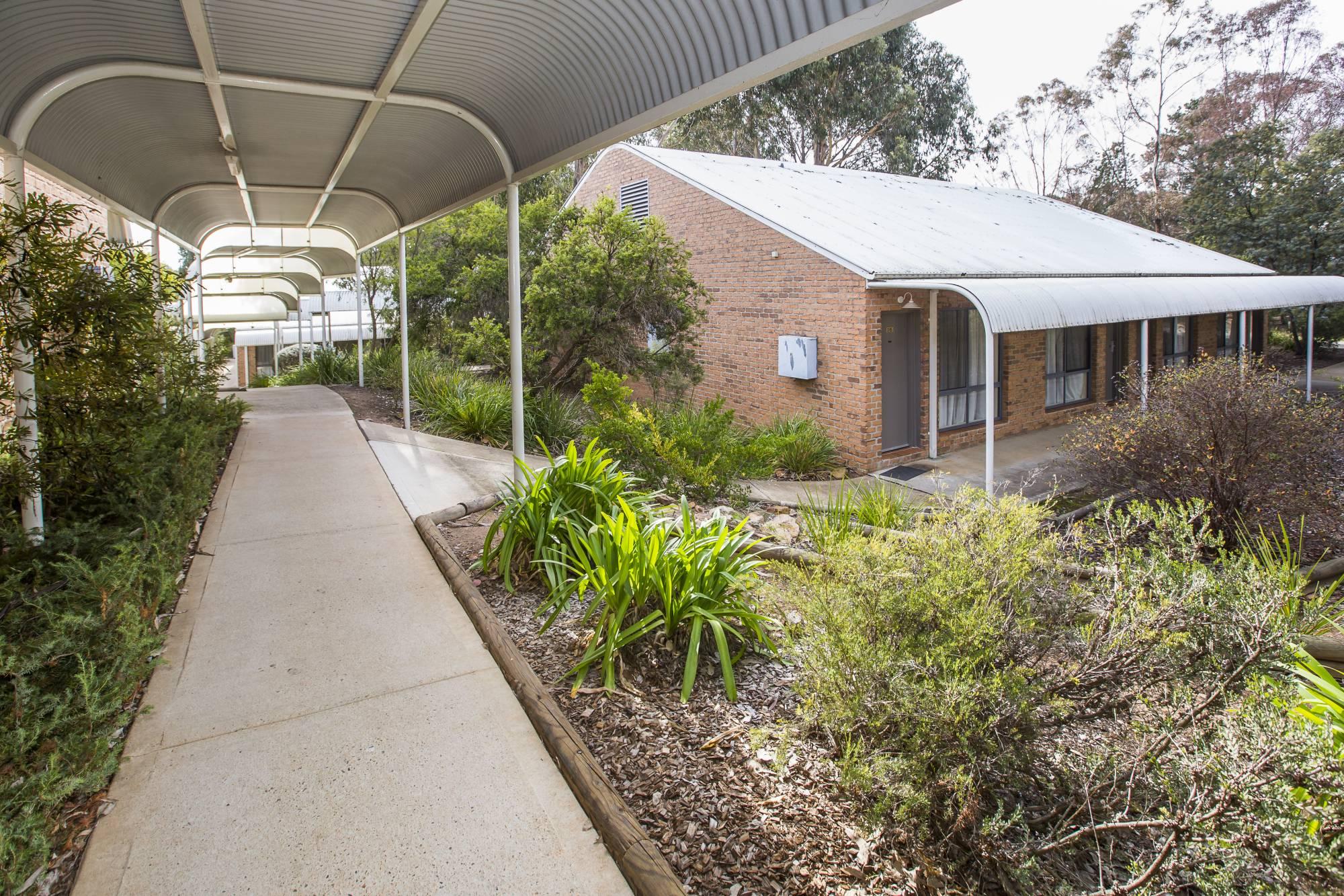 Ibis Styles Canberra Eagle Hawk Exterior photo