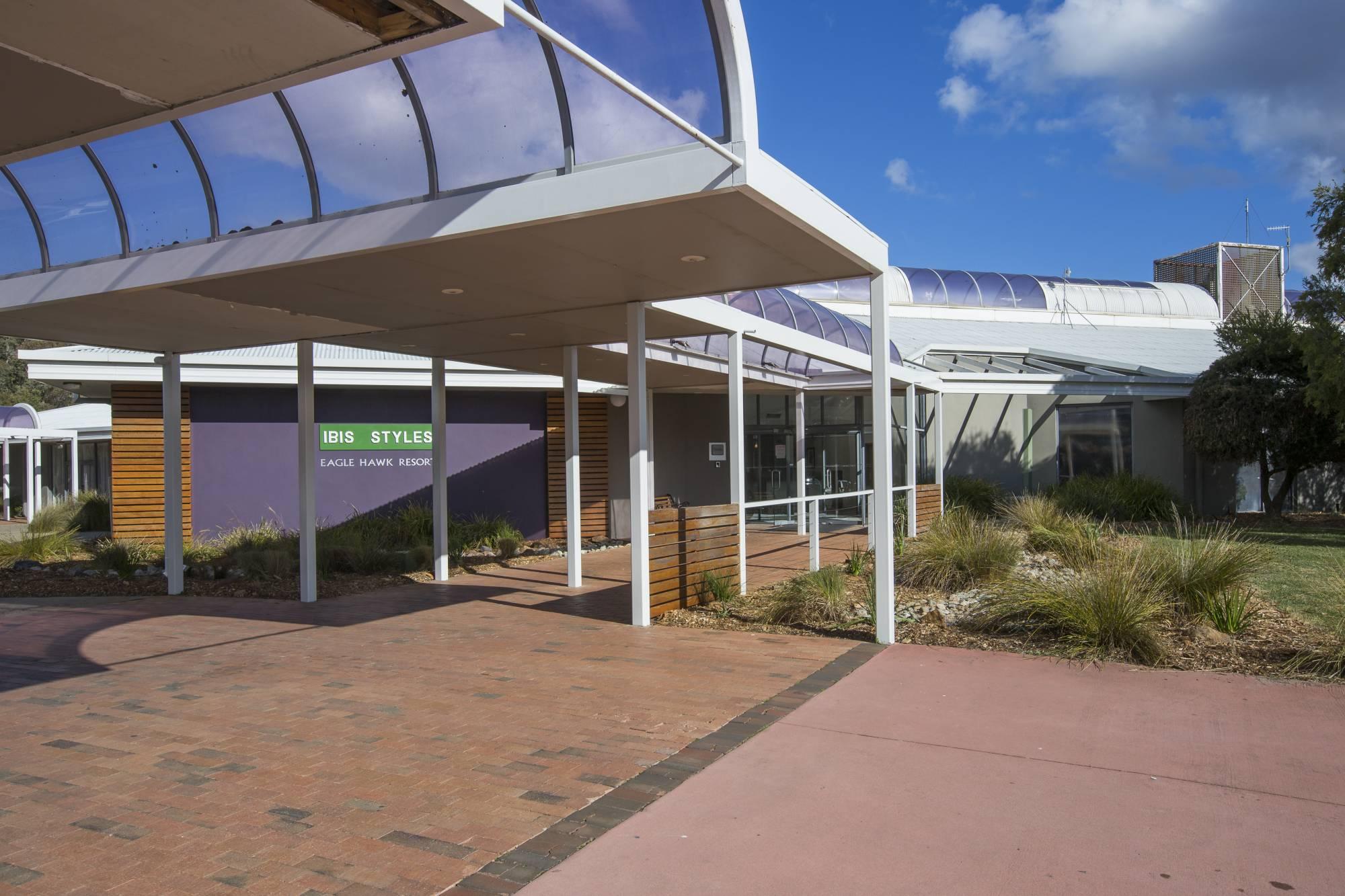 Ibis Styles Canberra Eagle Hawk Exterior photo