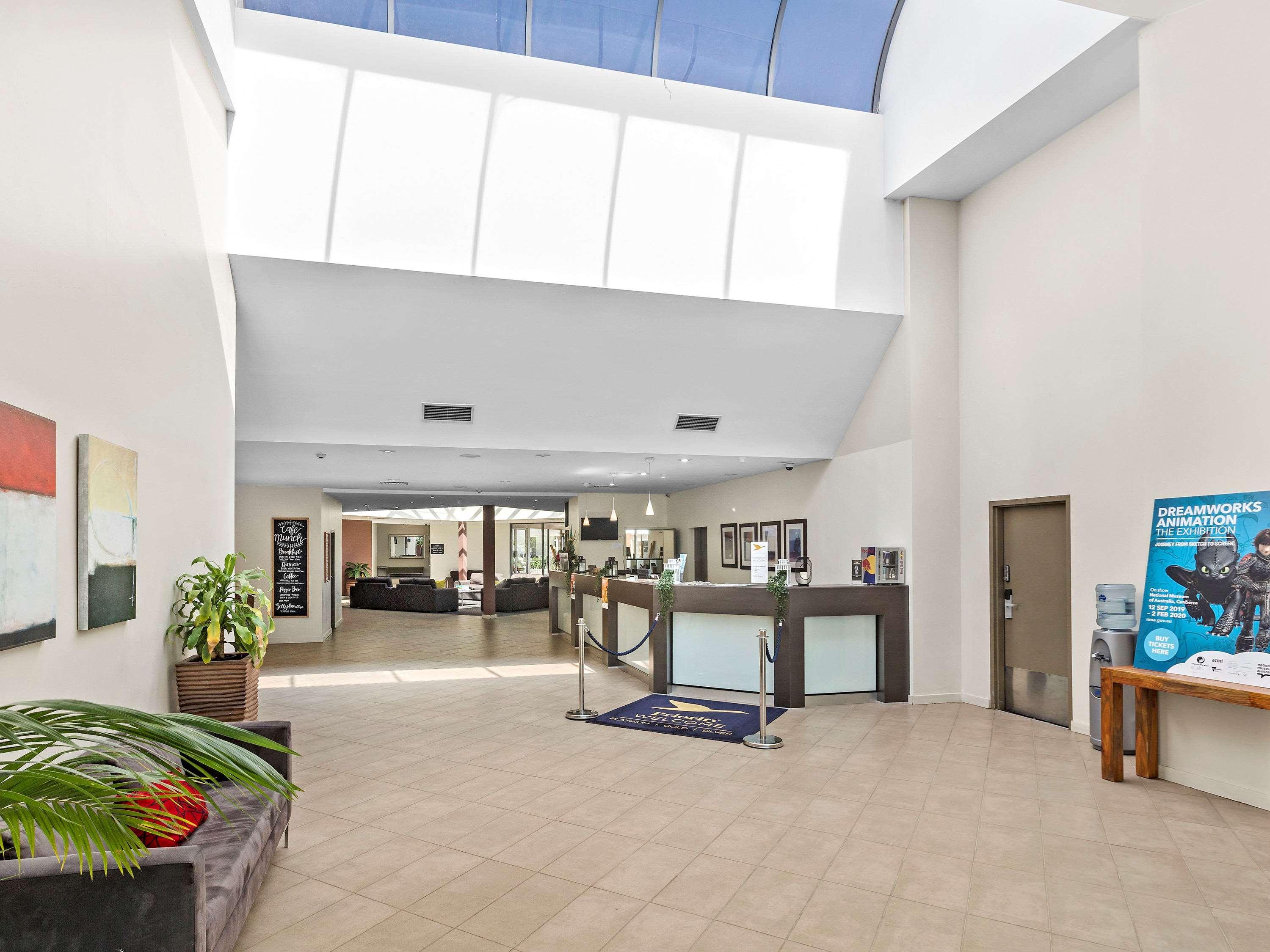 Ibis Styles Canberra Eagle Hawk Exterior photo